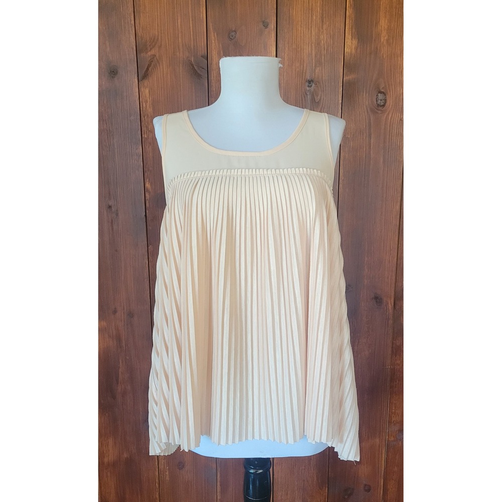 LC Lauren Conrad W Large Pleated Swing Top Champagne Cream Sleeveless Blouse